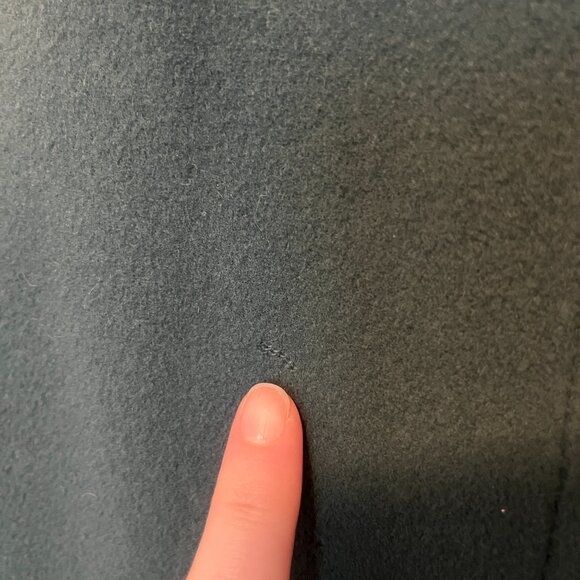 Peter James (UK) Green wool/cashmere cape - Picture 9 of 12